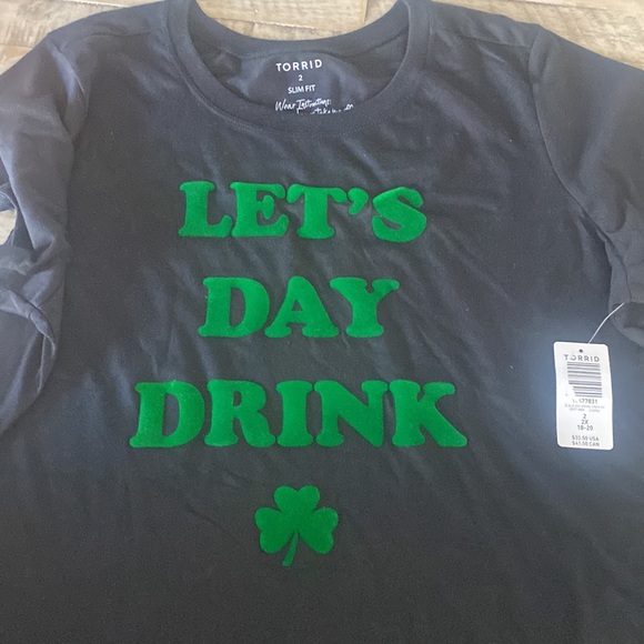 TORRID NWT DAY DRINK SLIM FIT TEE - BLACK - Picture 6 of 6